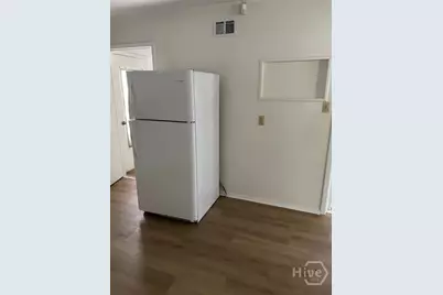 2201 E 37th Street, Savannah, GA 31404 - Photo 7