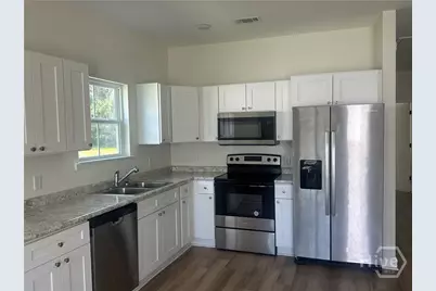 373 Carter #B, Allenhurst, GA 31301 - Photo 3