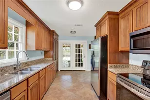 157 Hampshire Rd, Savannah, GA 31410 - Photo 13