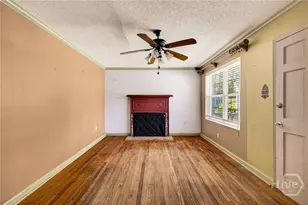 219 E Point Dr, Savannah, GA 31410 - Photo 11