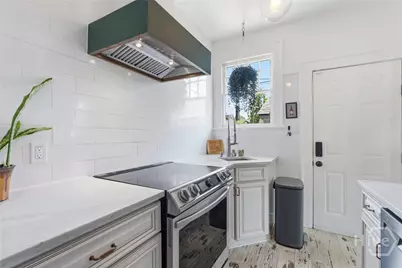 801 E 37th Street, Savannah, GA 31401 - Photo 15