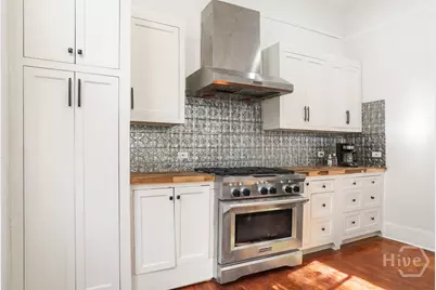 205 W 35th Street, Savannah, GA 31401 - Photo 17