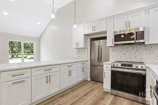 2020 Cowan Ave, Savannah, GA 31405 - Photo 11