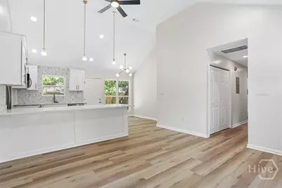 2020 Cowan Avenue, Savannah, GA 31405 - Photo 7