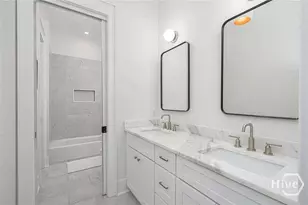 216 W 43rd St, Savannah, GA 31401 - Photo 11