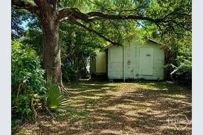 1022 W Victory Drive, Savannah, GA 31415 - Photo 7