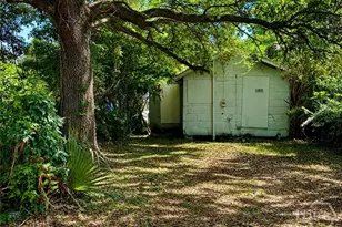 1022 W Victory Dr, Savannah, GA 31415 - Photo 7