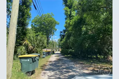 1022 W Victory Drive, Savannah, GA 31415 - Photo 5