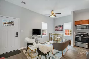 323 W 31st St, Savannah, GA 31401 - Photo 7