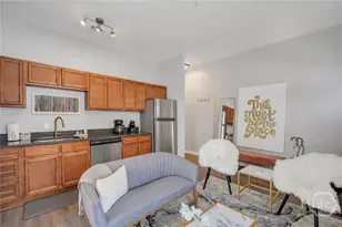 323 W 31st St, Savannah, GA 31401 - Photo 9