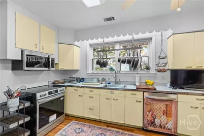 1409 E 49th Street, Savannah, GA 31404 - Photo 17