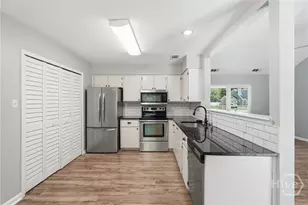 1329 Pine Ridge Dr, Savannah, GA 31406 - Photo 13