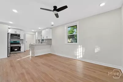 1329 E 33rd Street, Savannah, GA 31404 - Photo 9