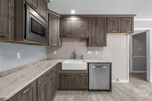 301 Wellington Rd, Savannah, GA 31410 - Photo 17
