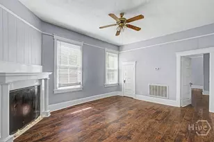 709 E 35th St, Savannah, GA 31401 - Photo 15