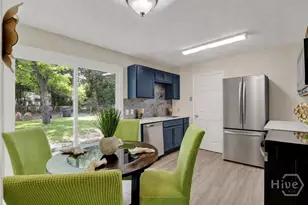 325 Forrest Ave, Savannah, GA 31404 - Photo 13