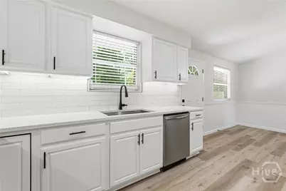 318 Briarcliff Circle, Savannah, GA 31419 - Photo 13