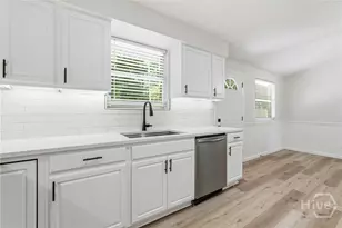 318 Briarcliff Cir, Savannah, GA 31419 - Photo 13