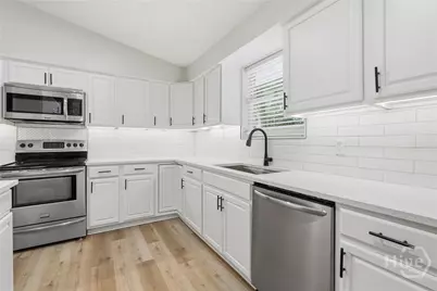 318 Briarcliff Circle, Savannah, GA 31419 - Photo 11
