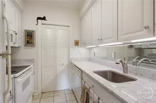 519 Tattnall St, Savannah, GA 31401 - Photo 7