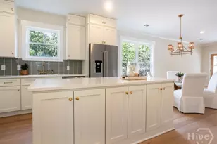 807 E 36th St, Savannah, GA 31401 - Photo 17