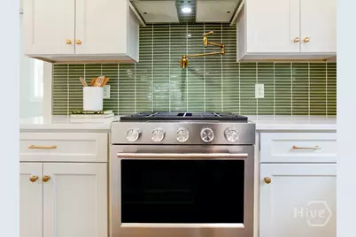 807 E 36th Street, Savannah, GA 31401 - Photo 23