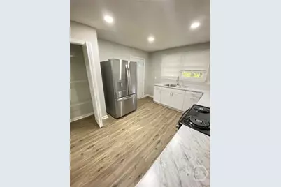 2137 Bolling Street, Savannah, GA 31404 - Photo 9