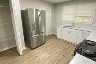 2137 Bolling St, Savannah, GA 31404 - Photo 9
