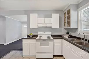 2218 Hanson St, Savannah, GA 31404 - Photo 9
