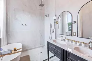 120 W 37th St, Savannah, GA 31401 - Photo 29