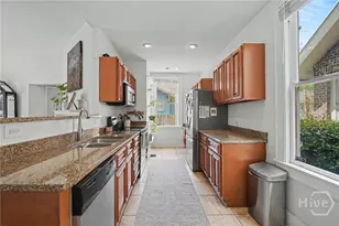 613 E 37th St, Savannah, GA 31401 - Photo 19