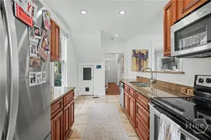 613 E 37th St, Savannah, GA 31401 - Photo 19