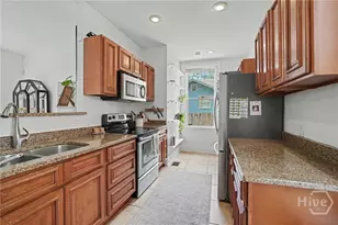 613 E 37th St, Savannah, GA 31401 - Photo 17