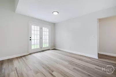 1 E White Hawthorne Drive, Savannah, GA 31419 - Photo 9