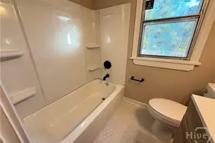 2224 Greenwood St, Savannah, GA 31404 - Photo 11