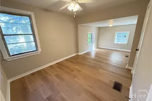 2224 Greenwood St, Savannah, GA 31404 - Photo 15