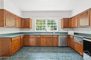 5729 Colonial Dr, Savannah, GA 31406 - Photo 13