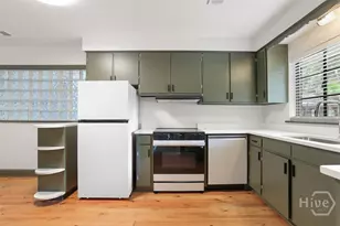 404 Gordonston Ave, Savannah, GA 31404 - Photo 11