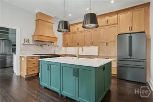 111 E 49th St, Savannah, GA 31405 - Photo 9