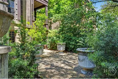 110 W Gaston Street, Savannah, GA 31401 - Photo 3