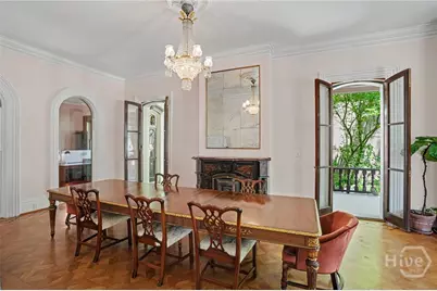 110 W Gaston Street, Savannah, GA 31401 - Photo 9