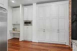 110 W Gaston St, Savannah, GA 31401 - Photo 21