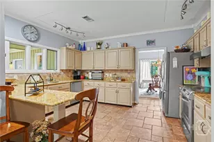 7 Noble Jones Ln, Savannah, GA 31411 - Photo 9