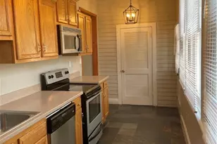 228 E Henry St, Savannah, GA 31401 - Photo 3