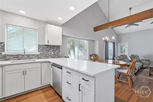 4 E Deerwood Rd, Savannah, GA 31410 - Photo 13