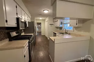 208 E 52nd St, Savannah, GA 31405 - Photo 5