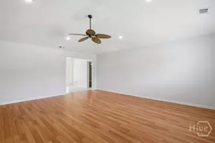 535 Pointe S Dr, Savannah, GA 31410 - Photo 5