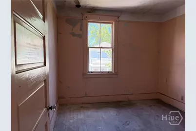 641 E 39th Street, Savannah, GA 31401 - Photo 11