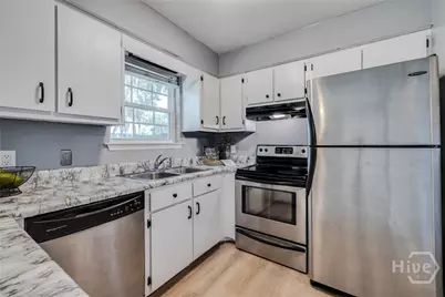510 Pointe South Drive, Savannah, GA 31410 - Photo 5
