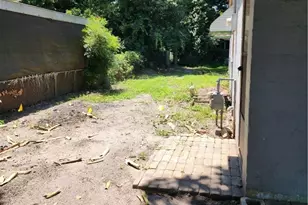 1001 Bowden St, Savannah, GA 31415 - Photo 5